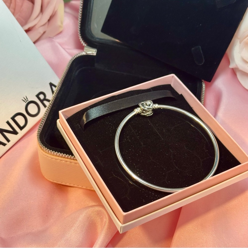 Brand New Pandora Bangle | 8.3'| includes BONUS Pink Travel Jewelry Box! - Picture 12 of 12